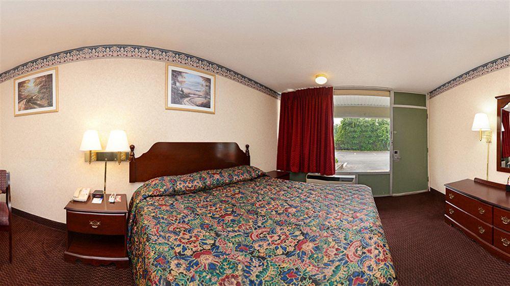 Red Carpet Inn & Suites Carneys Point/Wilmington Extérieur photo