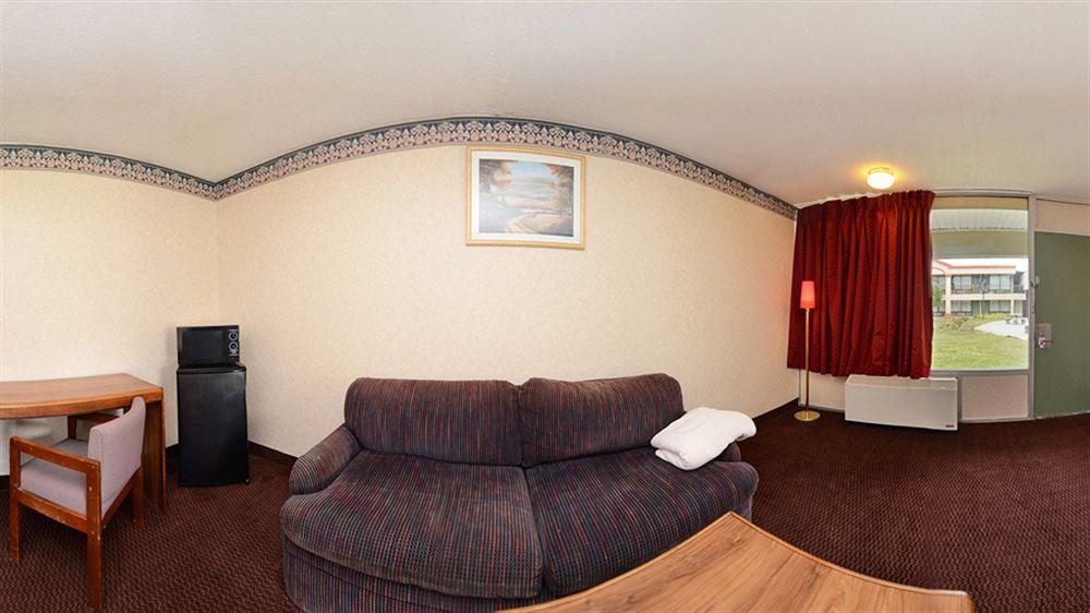 Red Carpet Inn & Suites Carneys Point/Wilmington Extérieur photo