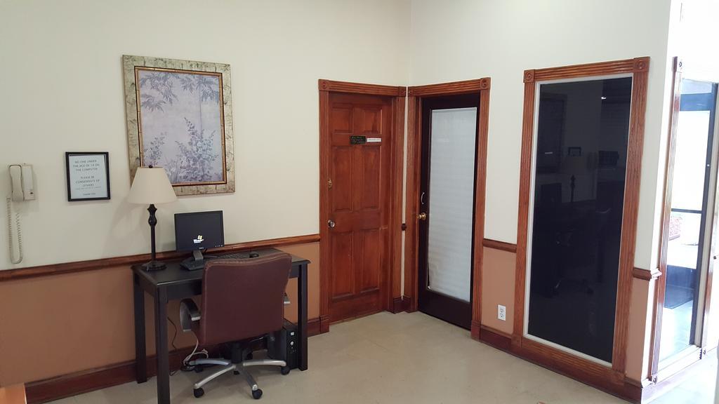 Red Carpet Inn & Suites Carneys Point/Wilmington Extérieur photo