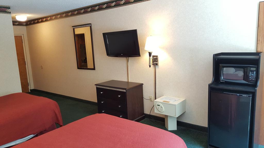 Red Carpet Inn & Suites Carneys Point/Wilmington Extérieur photo