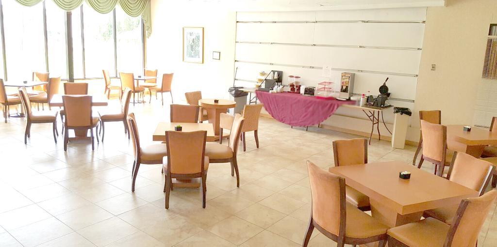 Red Carpet Inn & Suites Carneys Point/Wilmington Extérieur photo