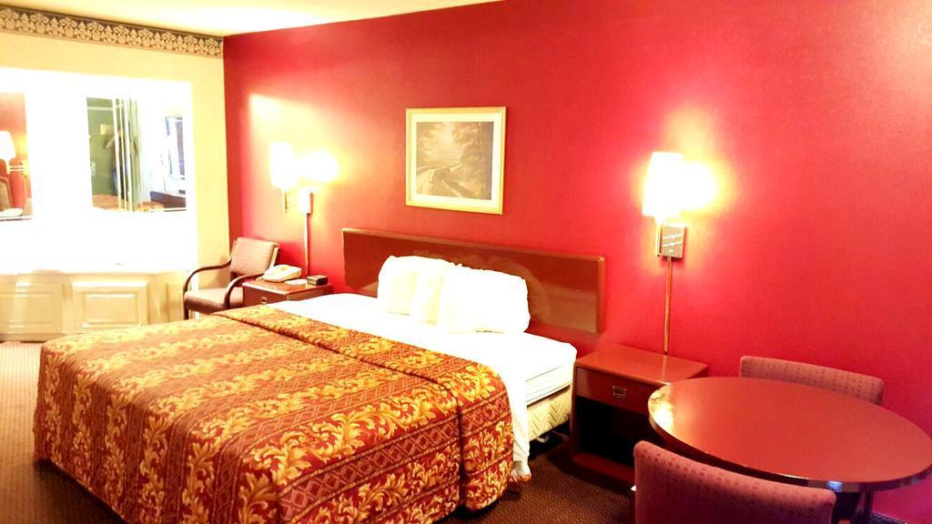 Red Carpet Inn & Suites Carneys Point/Wilmington Extérieur photo