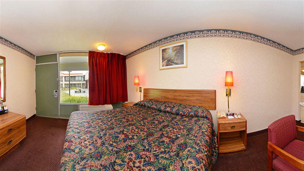 Red Carpet Inn & Suites Carneys Point/Wilmington Extérieur photo
